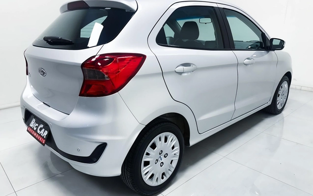 imagem-https://www.socarrao.com.br/sc-vehicle-images-prod/4040624/1790112119196-9faccb6472fb40b0aabf572ea13778d3_1790112084206.jpg