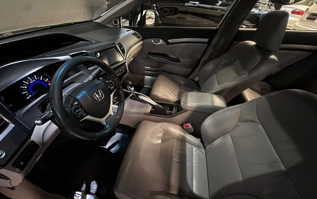 imagem-https://www.socarrao.com.br/sc-vehicle-images-prod/4041331/1790113697051-de8daa9b6bcb478bbc9137fe28556559_1790113619537.jpg