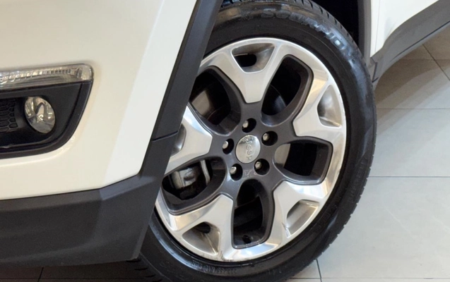 imagem-https://www.socarrao.com.br/sc-vehicle-images-prod/4041372/1790113744760-3_050237.jpg