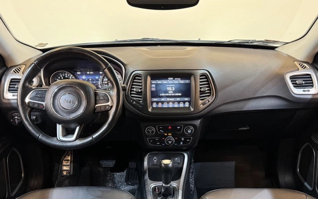 imagem-https://www.socarrao.com.br/sc-vehicle-images-prod/4041372/1790113744760-4_050237.jpg