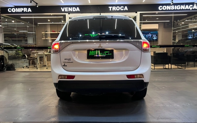 imagem-https://www.socarrao.com.br/sc-vehicle-images-prod/4041416/1790113885117-1_041314.jpg