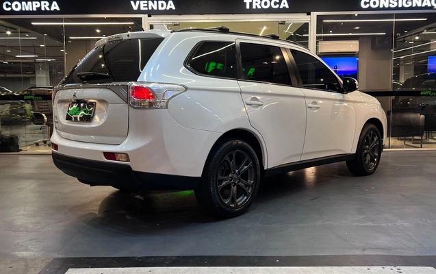 imagem-https://www.socarrao.com.br/sc-vehicle-images-prod/4041416/1790113885118-7_041314.jpg