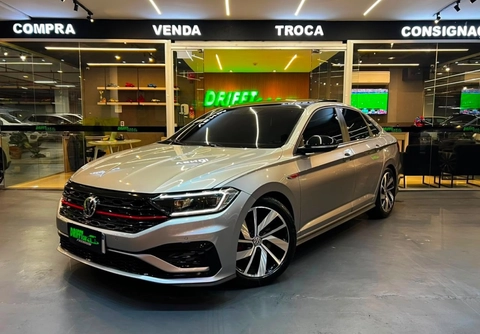 Volkswagen Jetta 2020 Prata — foto 1 de 3