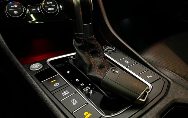imagem-https://www.socarrao.com.br/sc-vehicle-images-prod/4041430/1790113981287-5_095303.jpg