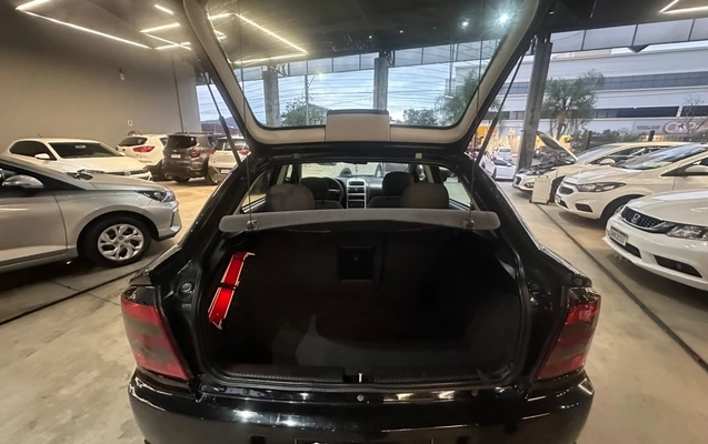 imagem-https://www.socarrao.com.br/sc-vehicle-images-prod/4041623/1790114459000-30fa92d9b3a74e1ab495100f3dae2584_1790114257585.jpg