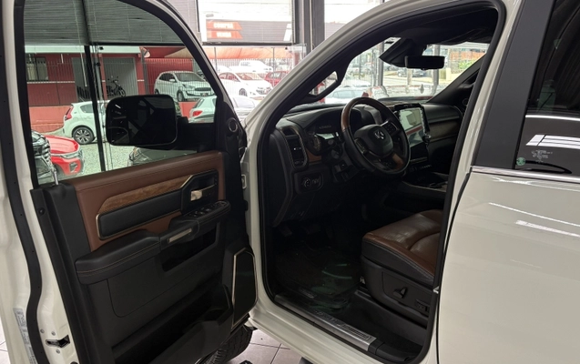 imagem-https://www.socarrao.com.br/sc-vehicle-images-prod/4042055/1790255357766-vo7abQnYJCtOFniBilRw4717P9Bx742E.jpg
