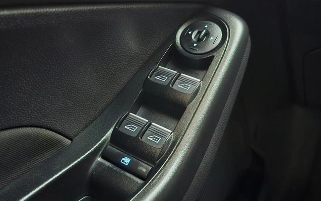 imagem-https://www.socarrao.com.br/sc-vehicle-images-prod/4042103/1790115555436-8498376_13_B_a87571ae56.jpeg