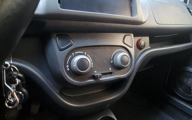 imagem-https://www.socarrao.com.br/sc-vehicle-images-prod/4042136/1790115753476-8494070_8_B_5d2f965b92.jpeg