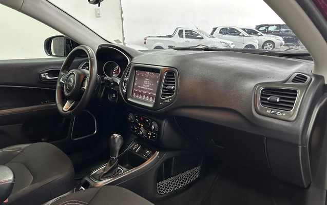 imagem-https://www.socarrao.com.br/sc-vehicle-images-prod/4044793/1790123204039-44de2ba1e16b4ea79418e6070effc502_1780855840759.jpg