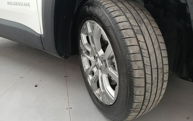 imagem-https://www.socarrao.com.br/sc-vehicle-images-prod/4051662/1790141174686-1_014752.jpg