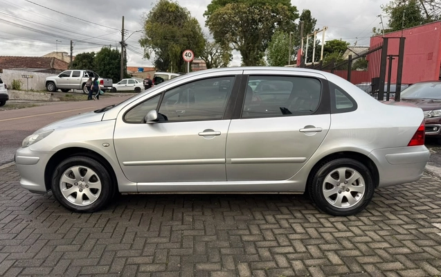 imagem-https://www.socarrao.com.br/sc-vehicle-images-prod/4056967/1790154011235-SU1HLTIwMjYwOTIzLVdBMDAwOC5qcGc.jpg