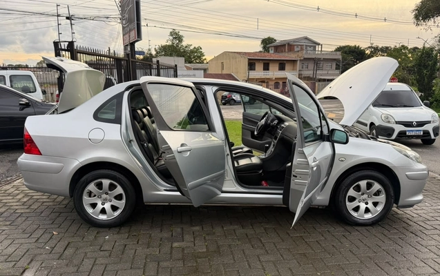 imagem-https://www.socarrao.com.br/sc-vehicle-images-prod/4056967/1790154011733-SU1HLTIwMjYwOTIzLVdBMDAxNC5qcGc.jpg