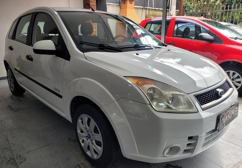 Ford Fiesta 2010 Branco — foto 1 de 3