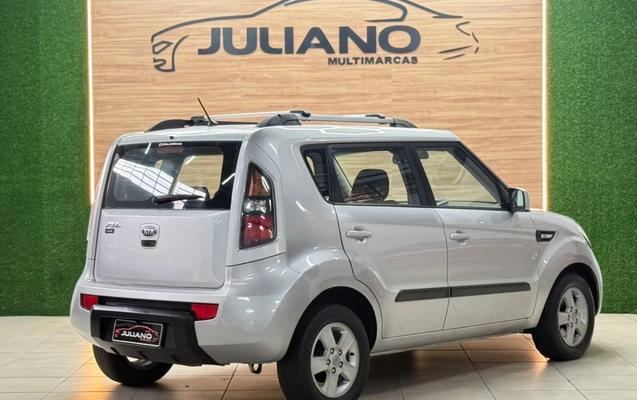 imagem-https://www.socarrao.com.br/sc-vehicle-images-prod/4057351/1790166494938-VzRc657WMjWQcYIMnV8fpQBWo7tKrmSr.jpg