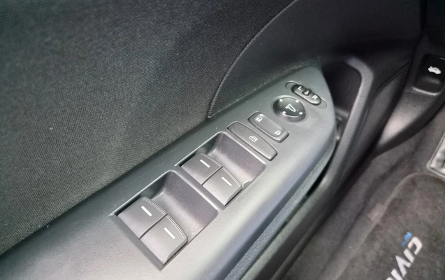 imagem-https://www.socarrao.com.br/sc-vehicle-images-prod/4057362/1790166528266-V2hhdHNBcHAgSW1hZ2UgMjAyNi0wOS0yMiBhdCAxNy4xNC4zNCAoMykuanBlZw.jpeg