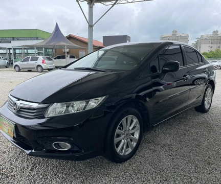Honda Civic 2013 Preto — foto 1 de 3