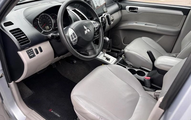 imagem-https://www.socarrao.com.br/sc-vehicle-images-prod/4057445/1790428717006-8503909_5_B_b0b763740b.jpeg