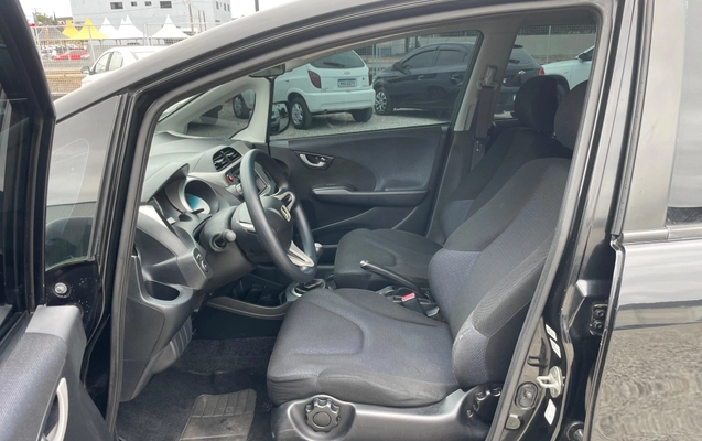 imagem-https://www.socarrao.com.br/sc-vehicle-images-prod/40576/1789646193631-003_32cf8f10bf75e46b871844cd3749c4e4.jpg