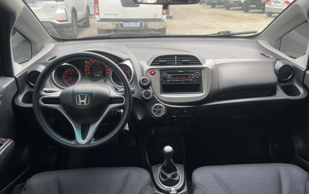 imagem-https://www.socarrao.com.br/sc-vehicle-images-prod/40576/1789646193635-003_ee7141d0bf901d8780f8e5a00a66d4c8.jpg