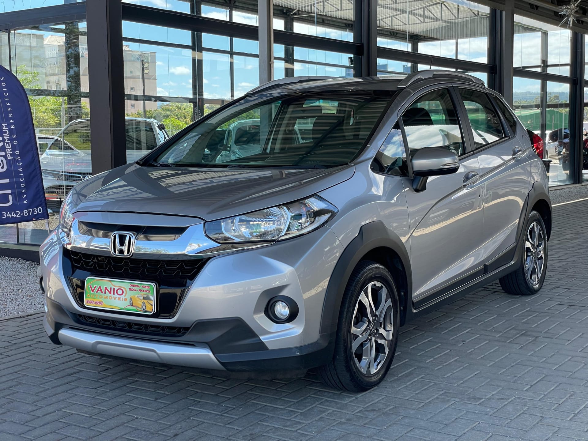 Honda WR-V EX 1.5 Flexone 16V 5p Aut. na cor Cinza em Criciúma / SC - 40577