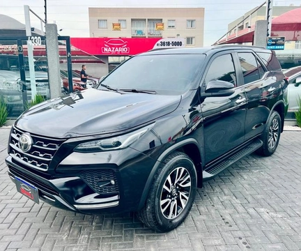 Toyota Hilux SW4 2021 Preto — foto 1 de 3