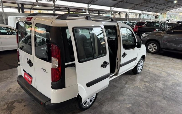 imagem-https://www.socarrao.com.br/sc-vehicle-images-prod/4058344/1790272087297-8494466_14_B_55f4fb8678.jpeg