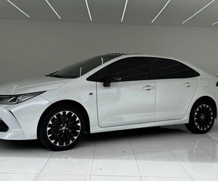 Toyota Corolla 2024 Branco — foto 1 de 3