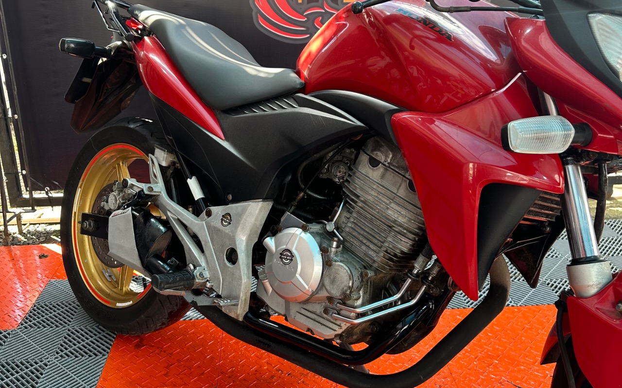 Honda CB 300R/ 300R FLEX 2015 Vermelho — foto 1 de 3