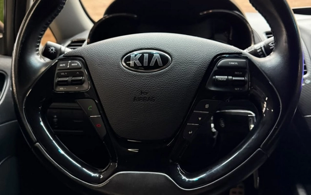 imagem-https://www.socarrao.com.br/sc-vehicle-images-prod/4058666/1790169068352-5KyTizDLu8ep3oi2fqzHkvd3MGOzRgc3.jpg