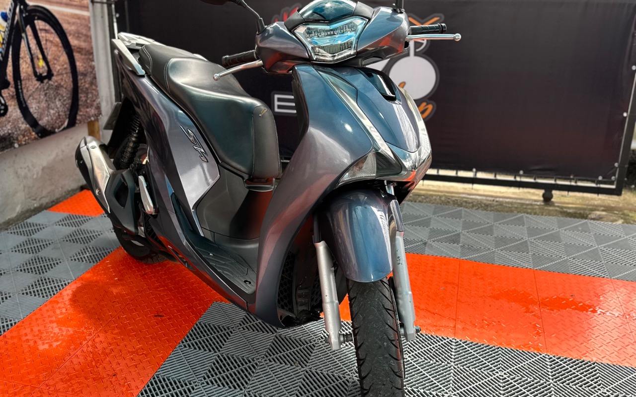 Honda SH 150i/DLX 2021 Cinza — foto 1 de 3