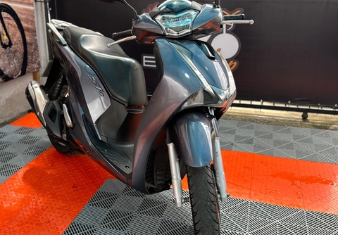 Honda SH 150i/DLX 2021 Cinza — foto 1 de 3