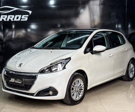 Peugeot 208 2017 Branco — foto 1 de 3