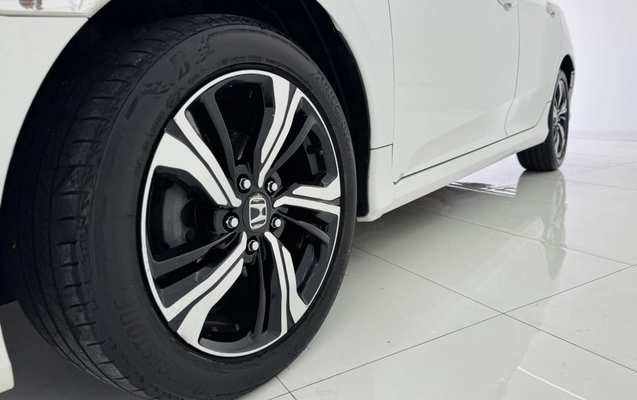 imagem-https://www.socarrao.com.br/sc-vehicle-images-prod/4059150/1790172111294-vehicle_image_1790169417_6af30f605b6427c9525a371718d45cc8.jpeg