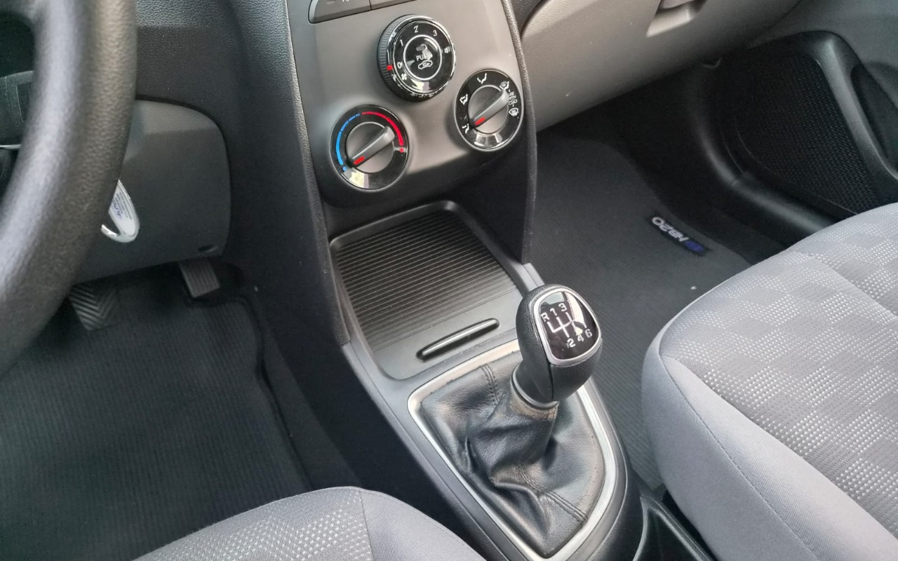 imagem-https://www.socarrao.com.br/sc-vehicle-images-prod/4059254/1790170244378-V2hhdHNBcHAgSW1hZ2UgMjAyNi0wOS0yMiBhdCAxOC4wMy4yMCAoMykuanBlZw.jpeg