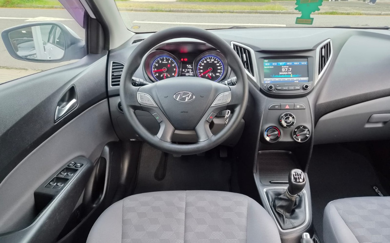 imagem-https://www.socarrao.com.br/sc-vehicle-images-prod/4059254/1790170244628-V2hhdHNBcHAgSW1hZ2UgMjAyNi0wOS0yMiBhdCAxOC4wMy4yMCAoNCkuanBlZw.jpeg