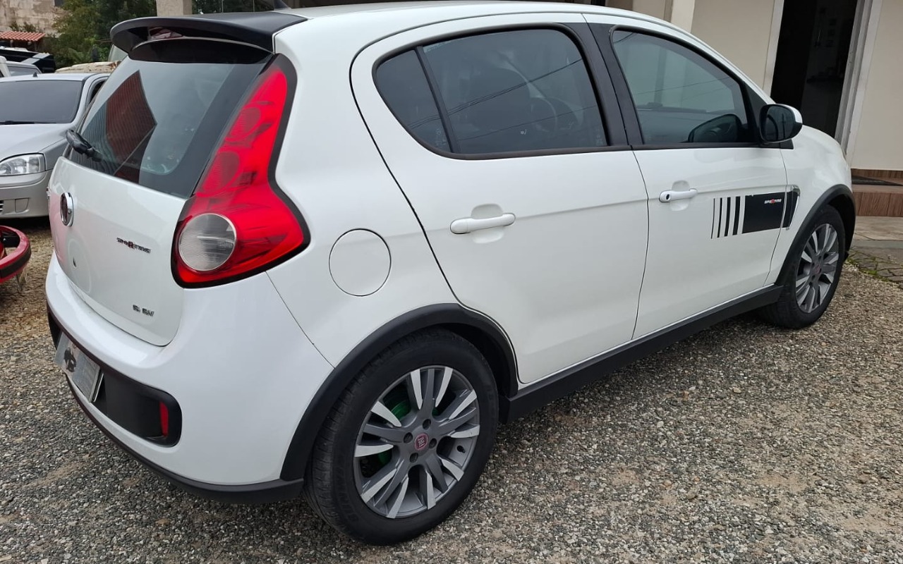 imagem-https://www.socarrao.com.br/sc-vehicle-images-prod/4059353/1790170436689-ZDY1NmEzNmItNzQ3Zi00NmU0LWI2YTItZmI5MjFjZTQ5MWQ4LmpmaWY.jfif