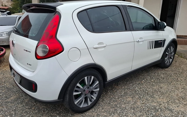 imagem-https://www.socarrao.com.br/sc-vehicle-images-prod/4059353/1790170436689-ZDY1NmEzNmItNzQ3Zi00NmU0LWI2YTItZmI5MjFjZTQ5MWQ4LmpmaWY.jfif