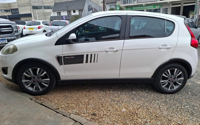imagem-https://www.socarrao.com.br/sc-vehicle-images-prod/4059353/1790170436845-ZTgwZTMxNzEtOTBlZC00YzRhLTljMWYtNjcyZmEzZjQ5M2NmLmpmaWY.jfif