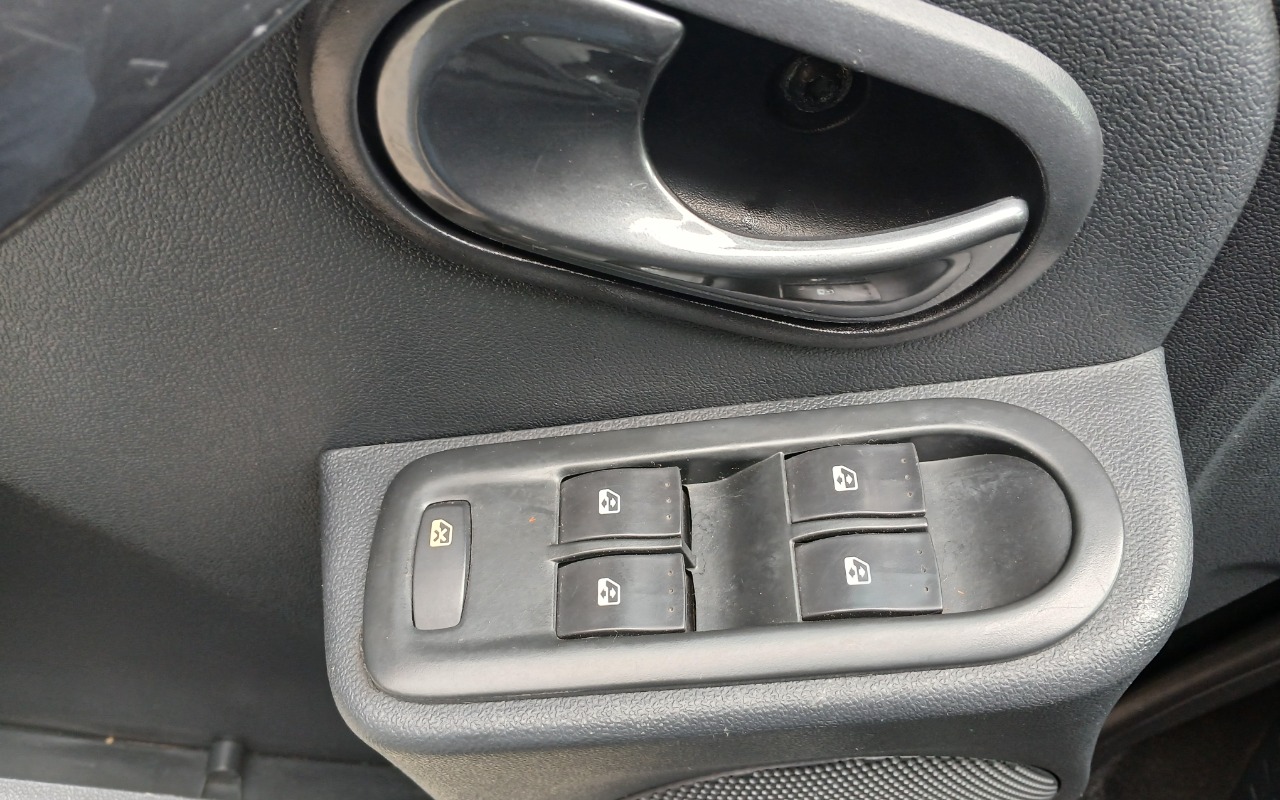 imagem-https://www.socarrao.com.br/sc-vehicle-images-prod/4059505/1790170693163-MTc5MDE3MDMzOTM2ODIzMDgzODg5NjI2NzcyMzI0NjEuanBn.jpg