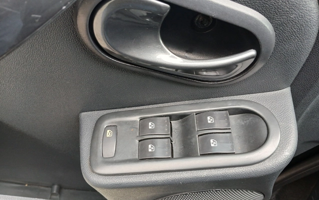 imagem-https://www.socarrao.com.br/sc-vehicle-images-prod/4059505/1790170693163-MTc5MDE3MDMzOTM2ODIzMDgzODg5NjI2NzcyMzI0NjEuanBn.jpg