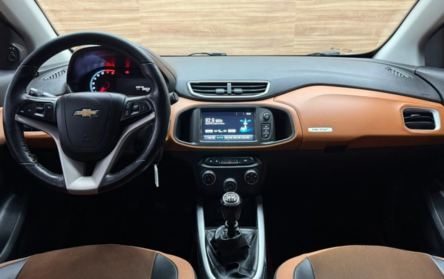 imagem-https://www.socarrao.com.br/sc-vehicle-images-prod/4059542/1790170806243-IF4oaI8Jq2eV7bdEU1K9VXMLRHZE2iCb.jpg
