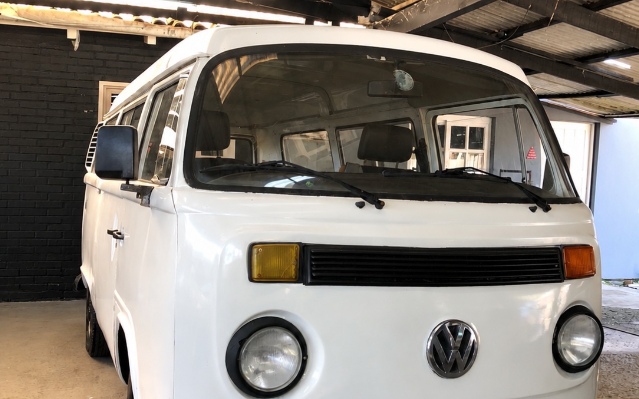 Volkswagen Kombi 1999 Branco — foto 1 de 3