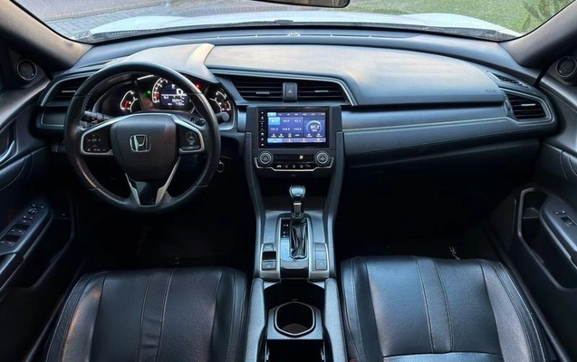 imagem-https://www.socarrao.com.br/sc-vehicle-images-prod/4059616/1790949874745-8502176_5_B_13cda1085f.jpeg
