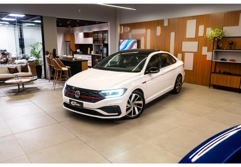 Volkswagen Jetta 2021 Branco — foto 1 de 3