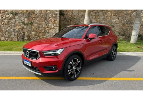Volvo XC40 2021 Vermelho — foto 1 de 3