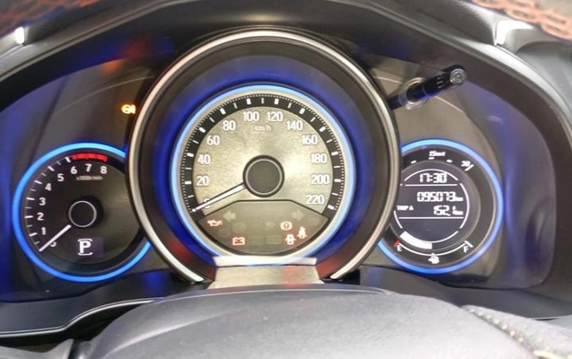 imagem-https://www.socarrao.com.br/sc-vehicle-images-prod/4060078/1790172038293-8482370_9_B_7a91abbd8f.jpeg