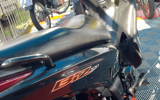 imagem-https://www.socarrao.com.br/sc-vehicle-images-prod/4060079/1790172041913-ZmViMWFjMjgtZjAyNS00ZTQxLTg2OWMtOGM1ODU2NmUwZmMxLmpwZWc.jpeg