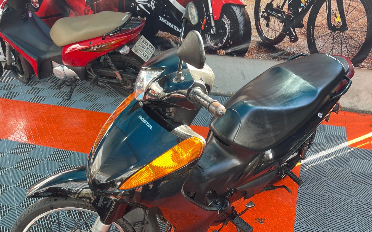 imagem-https://www.socarrao.com.br/sc-vehicle-images-prod/4060079/1790172042457-ZGJiZjFlZmEtZWE0OC00MDIyLTgyN2UtZjc3NDVmZjI1ZWYxLmpwZWc.jpeg