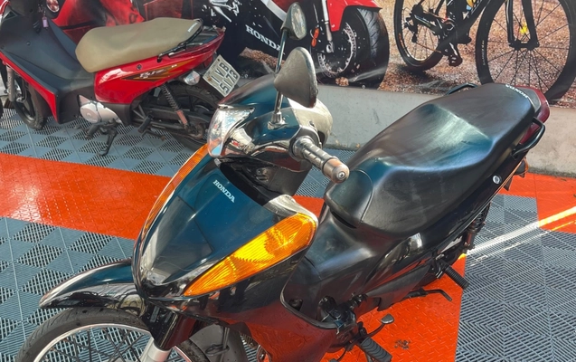 imagem-https://www.socarrao.com.br/sc-vehicle-images-prod/4060079/1790172042457-ZGJiZjFlZmEtZWE0OC00MDIyLTgyN2UtZjc3NDVmZjI1ZWYxLmpwZWc.jpeg