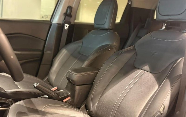 imagem-https://www.socarrao.com.br/sc-vehicle-images-prod/4060270/1790172426101-8502071_3_B_5dde2795e0.jpeg